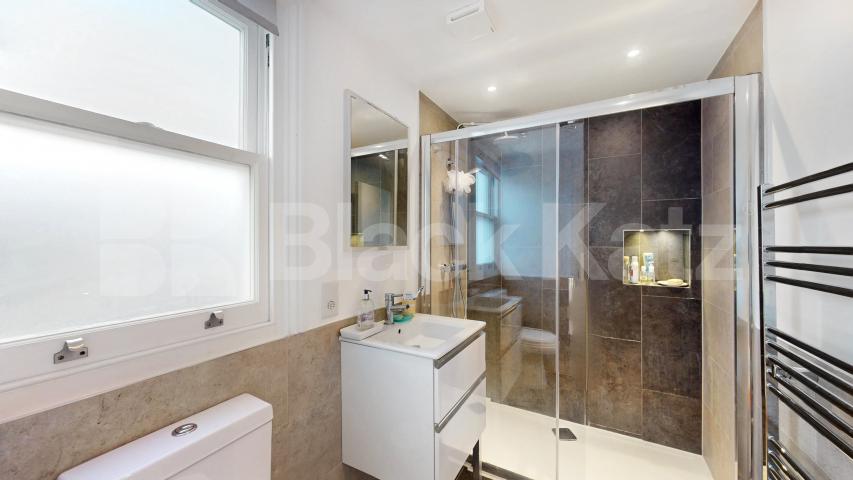 Top Floor One Bedroom Flat with Open Plan Living on Stroud Green Road Stroud Green Road, Finsbury Park